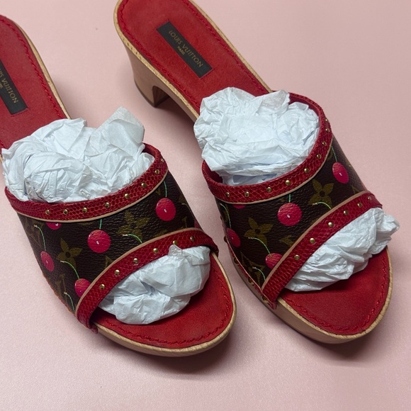 LOUIS VUITTON CHERRY WOOD PLATFORM HEELS 39 - Picture 3 of 9